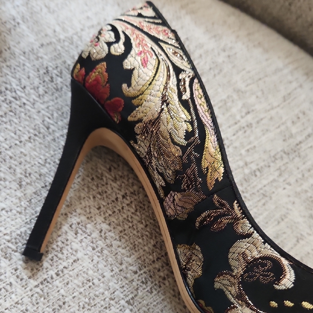 Sam Edelman Black and Gold Floral Heels - Picture 3 of 3